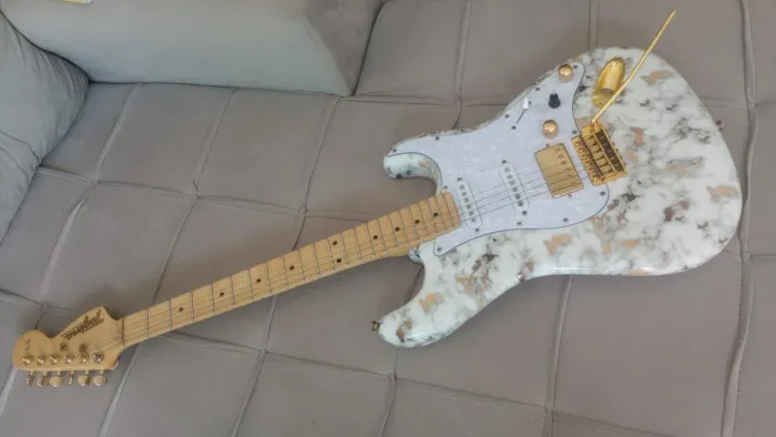 Guitarra Tagima T-635 hand made ?