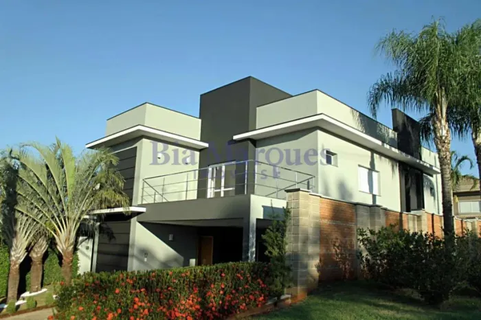 CASA EM CONDOMÍNIO DE ALTO PADRÃO 330M², 3 SUÍTES, À VENDA NO BAIRRO JARDIM SAINT GERARD -