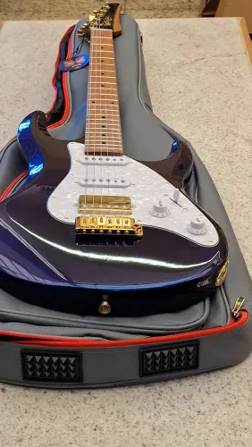 Vendo Guitarra SEIZI KATANA GHOST CHAMALEON 