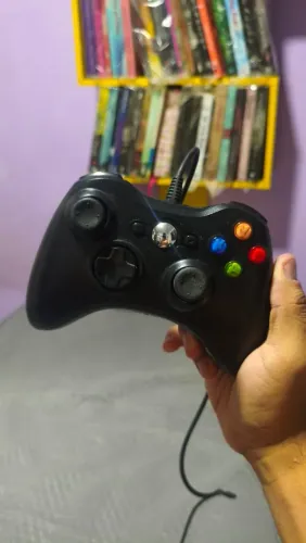 Dois Controles de Vídeogame (Ler descrição)