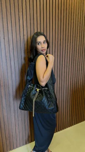 Bolsa Feminina de Ombros Texturizada Média Premium Feminina (Quantidade Limitada)
