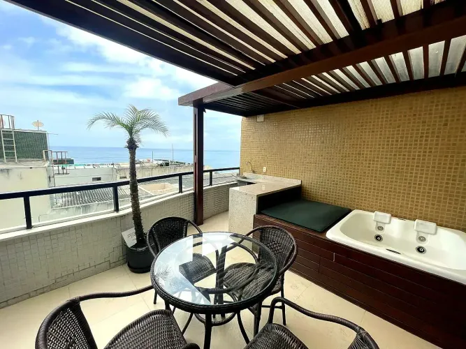 Apartamento Duplex 1/4 Suíte Mobiliado com Hidro e Vista Mar no Rio Vermelho 2 garagens
