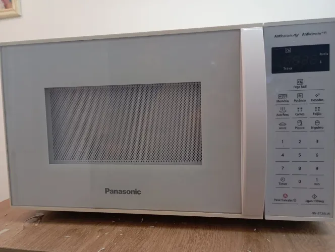 Microondas 220v semi novo