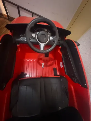 Carro de Brinquedo com Controle