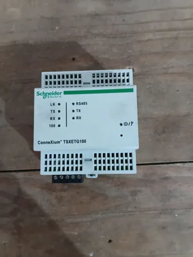 Gateway Schneider Connexium TSXETG100 - G2/FW3.000 - Ótimo Estado + NF