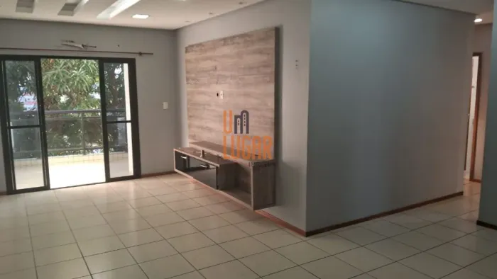Um Lugar Imóveis aluga apartamento com 3 quartos sendo 1 suítes no Ed. Porto de Albany, Tv