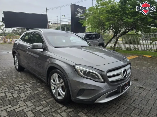 Mercedes-Benz GLA 200 Adv. 1.6/1.6 TB 16V Flex Aut. 2015