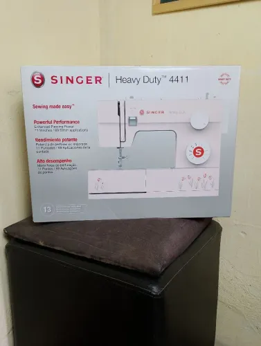 Máquina de Costura Singer Heavy Duty 4411