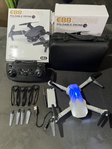 Drone E88 (novo, lacrado)