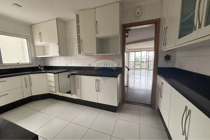 Cobertura para locação  Vila Ipojuca | 260 m² | 5 quartos (2 suítes) | 2 vagas.