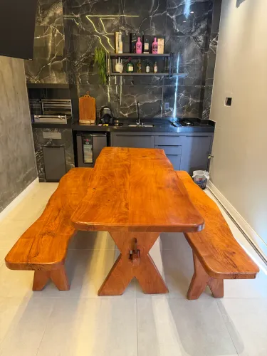 Mesa de jaqueira
