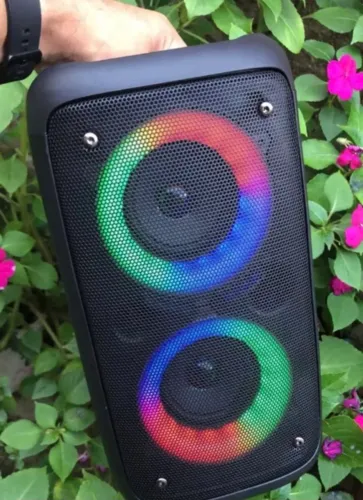 Caixa de som com Led RGB, impecável!