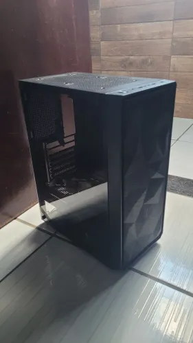 Gabinete completo acompanhado de 6 fans 