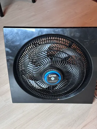 Circulador de Ar com função repelente