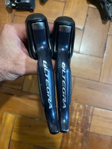 Par de manetes Shimano DI2 ultegra 6870