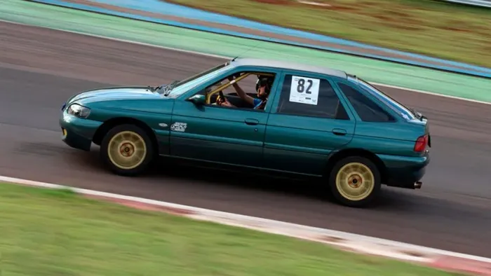 Ford Escort GL 1.6 MPI 2001