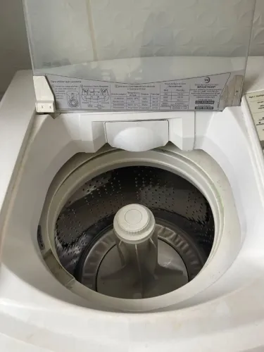 Máquina de lavar funcionando