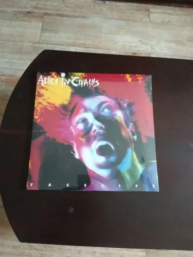 Alice in Chains Facelift