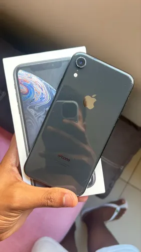 iPhone XR na caixa completo