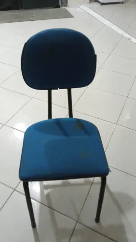 Cadeira de ferro estofado azul 