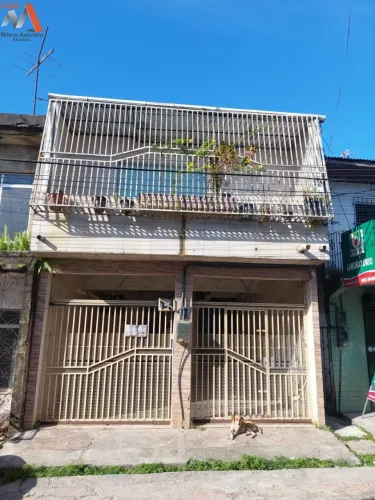 Casa de 2 pavimentos na Marambaia com 4 suítes, 2 vagas e excelente localização