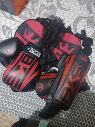 Kit Luva e tornozeleira Muay Thai 
