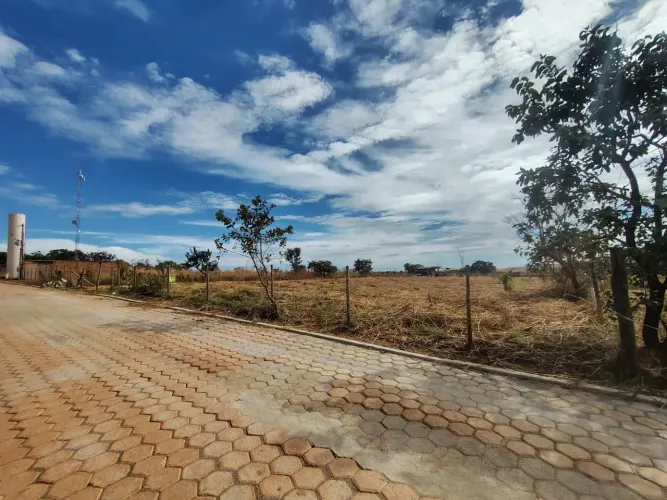 Terreno de 2.500m² em Condomínio Fechado no Girassol