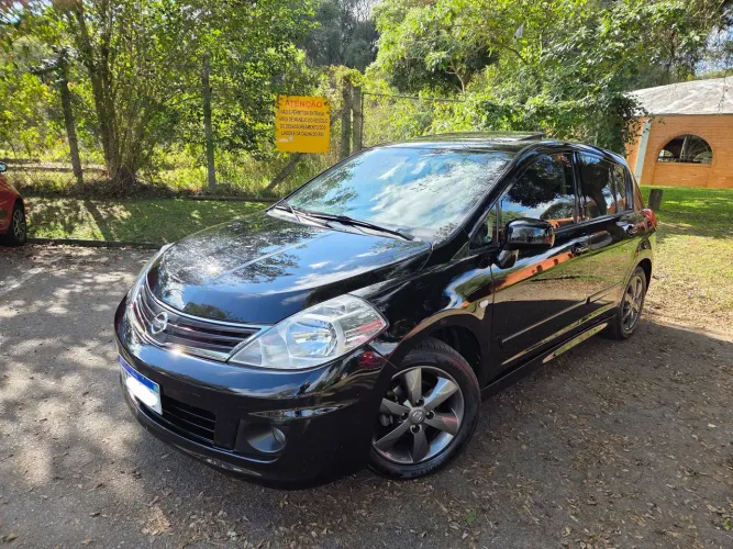 Nissan Tiida SL 1.8/1.8 Flex 16V Aut. 2012