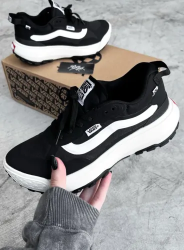 Tênis Vans Mte Crosspath Black White (NUNCA USADO)