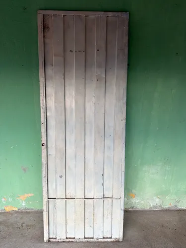 Porta de Ferro Medindo 2,04 x 0,74