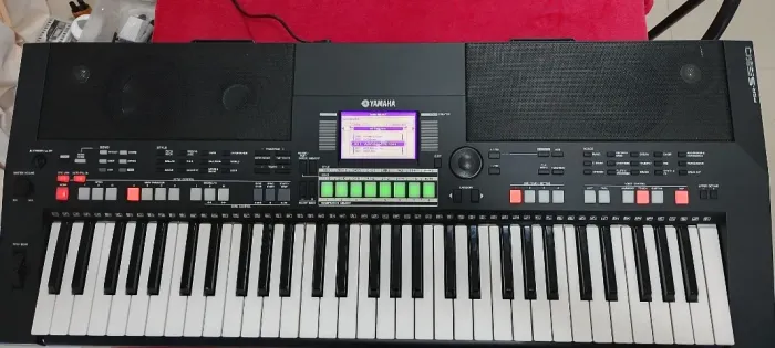 Yamaha PSR S550