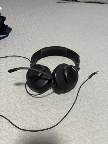 Headset Gamer JBL Quantum 100 com Fio e Microfone - Usado / Funcionando