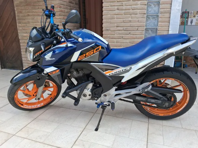 HONDA TWISTER 250