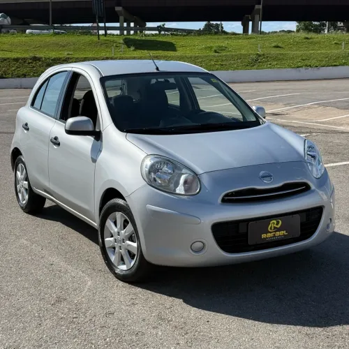 Nissan March SV 1.6 16V Flex Fuel 2013
