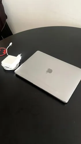 Macbook Pro Touch bar i5