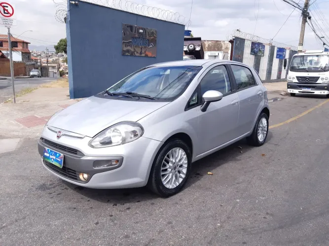 Fiat Punto Essence 1.6 Flex 16V 5P 2013