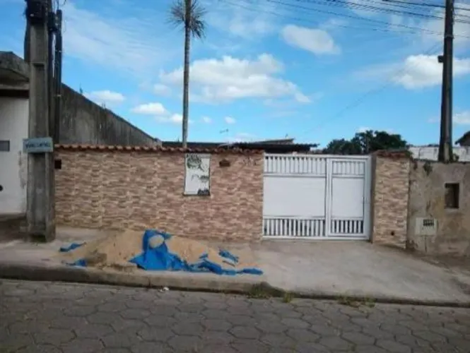 Casa para Venda em Itanhaém, Umuarama, 1 dormitório, 1 banheiro, 3 vagas