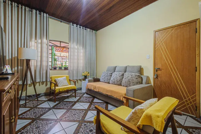 Casa para venda em Vila Paulicéia com 2 quartos, sendo 1 suíte, 130m²