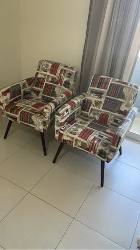 2 poltronas semi novas 