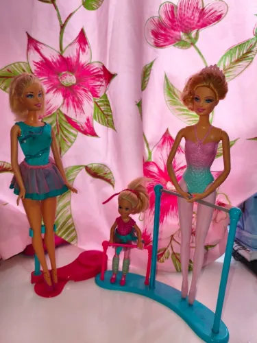 Bonecas Barbie Bailarinas e Chelsea.