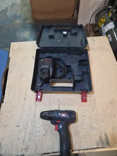 Vendo parafusadeira valor 250