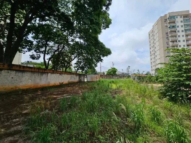 Maravilhosa Esquina de 426m2 no Parque Amazônia