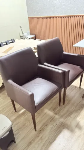 POLTRONA RECEPÇÃO