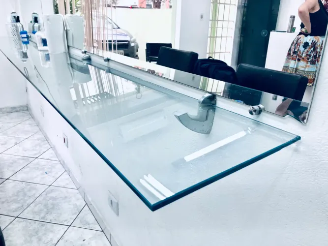 Prateleira de vidro 300 x 30cm