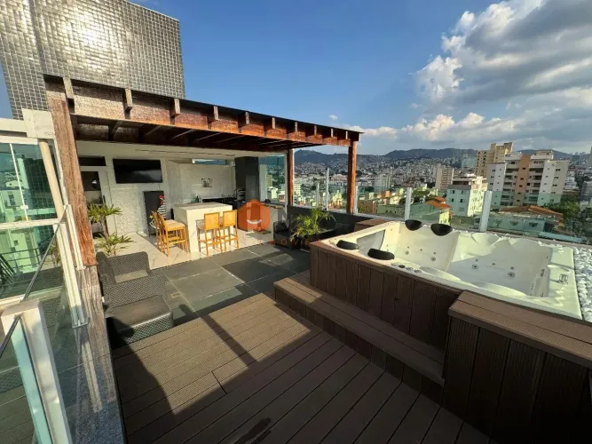 Cobertura em Sagrada Família com 200 m² , 3 quarto(s) , 2 suíte(s) , 2 vaga(s).