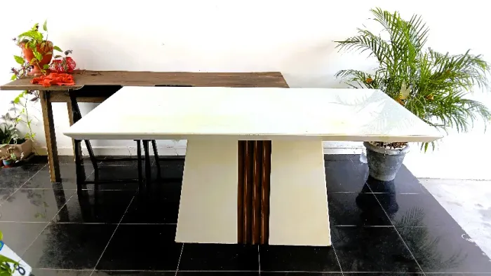 MODERNA MESA 100% MDF, CRISTAL EMBUTIDO TRINCADO. 90 X 170 cm