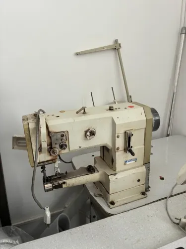 Maquina de Costura 335
