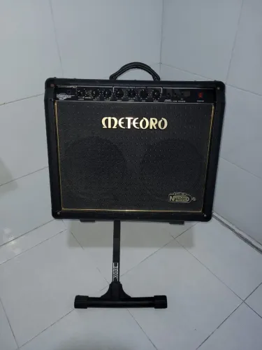 Vendo Amplificador de Guitarra Meteoro 100 watts