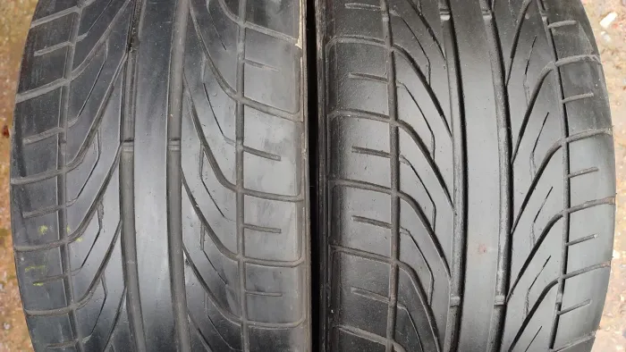 Par de pneus semi novos 225.45.18 não tem vulcanização 