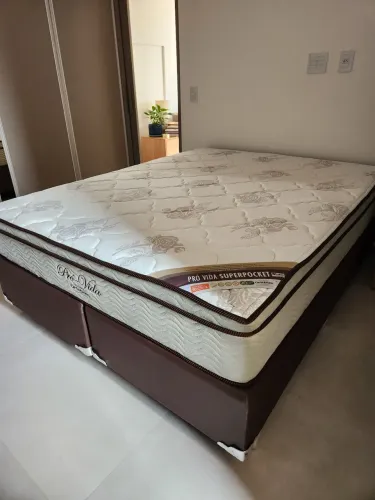 Cama Box Queen + Colchão Ortobom Super Pocket - Excelente Estado